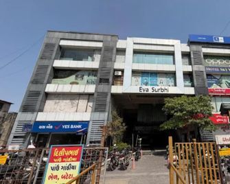 Hotel Krishna & Dormitory - Bhavnagar - Gebouw