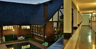 Cresta Churchill Hotel - Bulawayo - Edifici