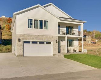 Garden City Vacation Rental Walk to Bear Lake - Garden City - Building