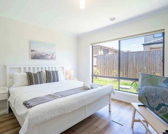 Modern Clyde House Smart Tvdryer - Clyde - Habitación