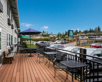 Quality Inn Seatac Airport-Seattle - סיטאק - מרפסת