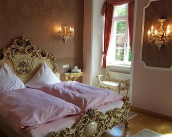 Schloss Sennfeld - Hotel & Restaurant & Veranstaltungsort - Adelsheim - Schlafzimmer