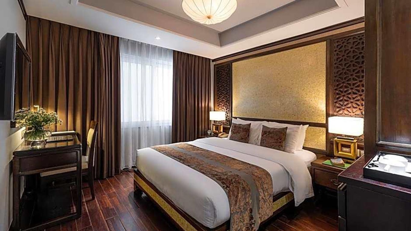 Golden Lotus Luxury Hotel