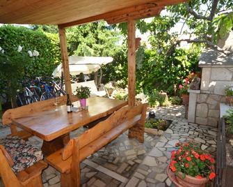 Guesthouse Mila - Rovinj - Binnenhof