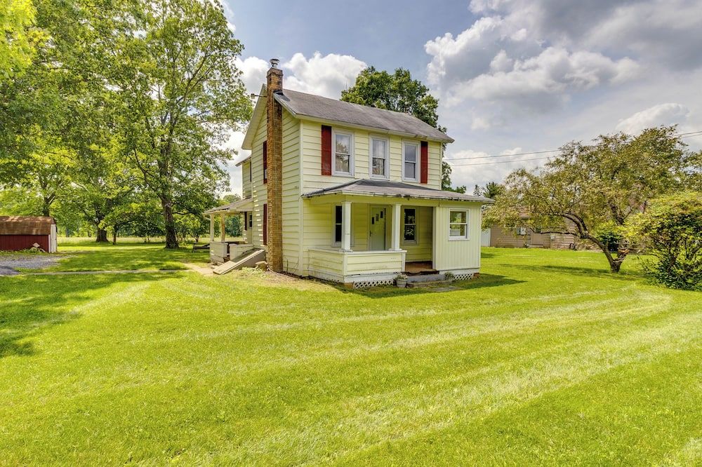 'Chucker Chalet' - Hunter’s Haven in Houtzdale!