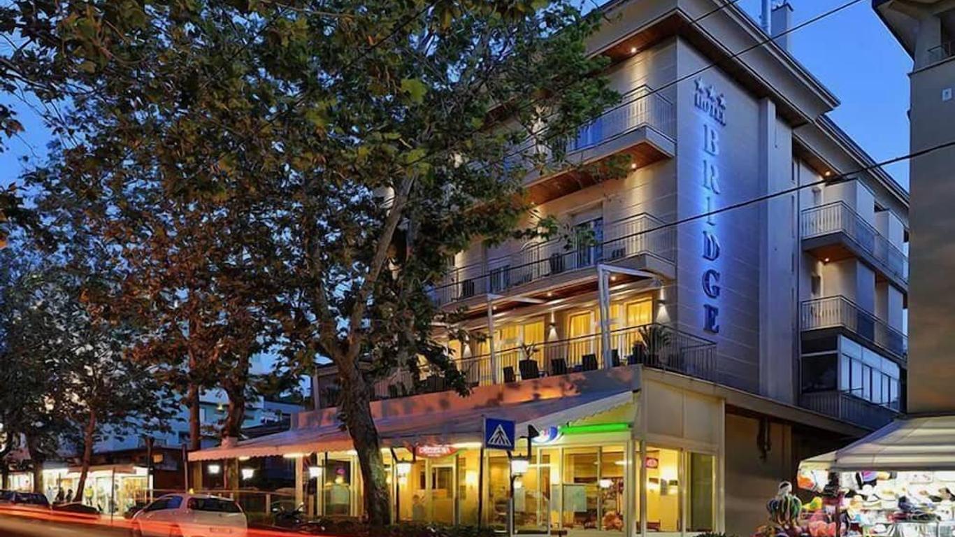 Hotel Bridge
