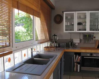 Architect house at the foot of Castle Hautefort, exceptional view - Hautefort - Cocina
