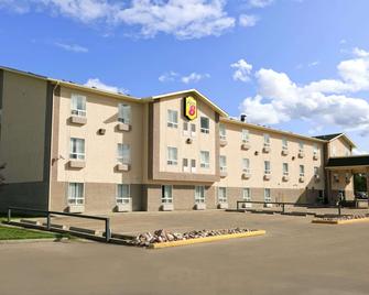 Super 8 by Wyndham Slave Lake AB - Slave Lake - Edificio