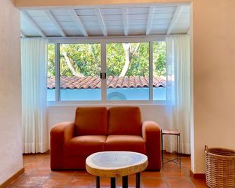 Hotel Cala Blanca Cuernavaca - Cuernavaca - Sala de estar