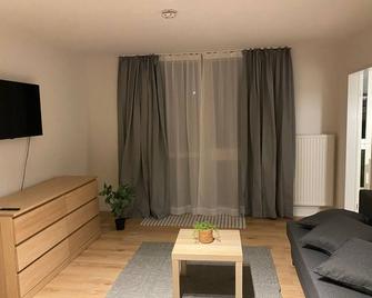 1 1/2 room apartment with terrace, kitchen & bathroom - TV - WiFi - parking space - Hannover