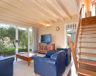 Captains At The Bay - Apollo Bay - Living room