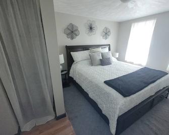 Cozy Retreat minutes from Holiday World, Santa Claus IN, and Lincoln State Park - Dale - Habitación