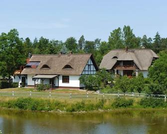 Apartment for two only 20 m from Boruja Lake in Rekowo - Bytów - Edificio
