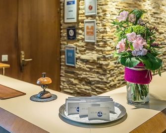 Am Krone Park - Olching - Front desk