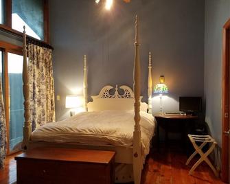 Home In The Berkshires - Hancock - Bedroom