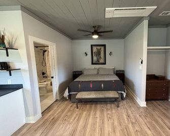 Ranch Hand Cabin in Llano Texas - Llano - Slaapkamer