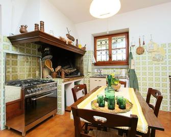 Nice Apartment For 9 Guests With Private Pool, Wifi, Tv, Balcony, Pets Allowed And Parking - Citerna - Cocina