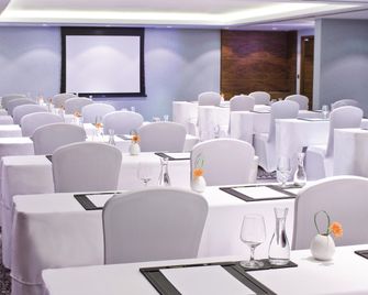 Avani Deira Dubai Hotel - Dubái - Sala de banquetes