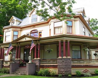 1897 Beekman House Bed and Breakfast - Dundee - Edificio