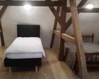 beautiful duplex apartment renovated in Scandinavian style - Avesnelles - Slaapkamer