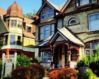 Manderley Bed and Breakfast - Milwaukee - Edificio