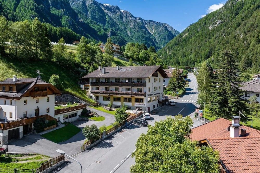 Hotel Martellerhof - Martell - Gebäude