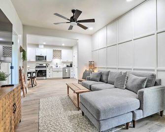 Boho-Chic Folsom Retreat Walkable Location! - Folsom