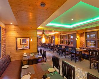 Sumitel Sanderling 500 meters from Mall Road - Darjiling - Restaurant