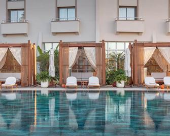 Merit Park Hotel Casino - Kyrenia - Pool