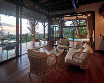 Selva Resort Ocean View Luxury Villas - Santa Teresa - Living room