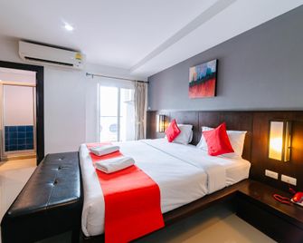 OYO 241 Ratana Hotel Sakdidet - Wichit - Soverom