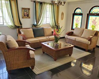 \'Tropical Private Vacation Home\' - Santo Domingo Oeste - Sala de estar