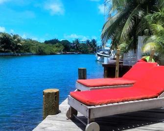 Dolce Cabana Waterfront Suites - Placencia - Balcone