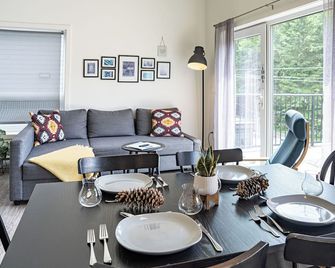 The Mac Shack by Revelstoke Vacations - Revelstoke - Dining room