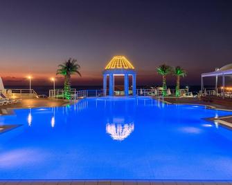 Dome Hotel - Kyrenia - Pool