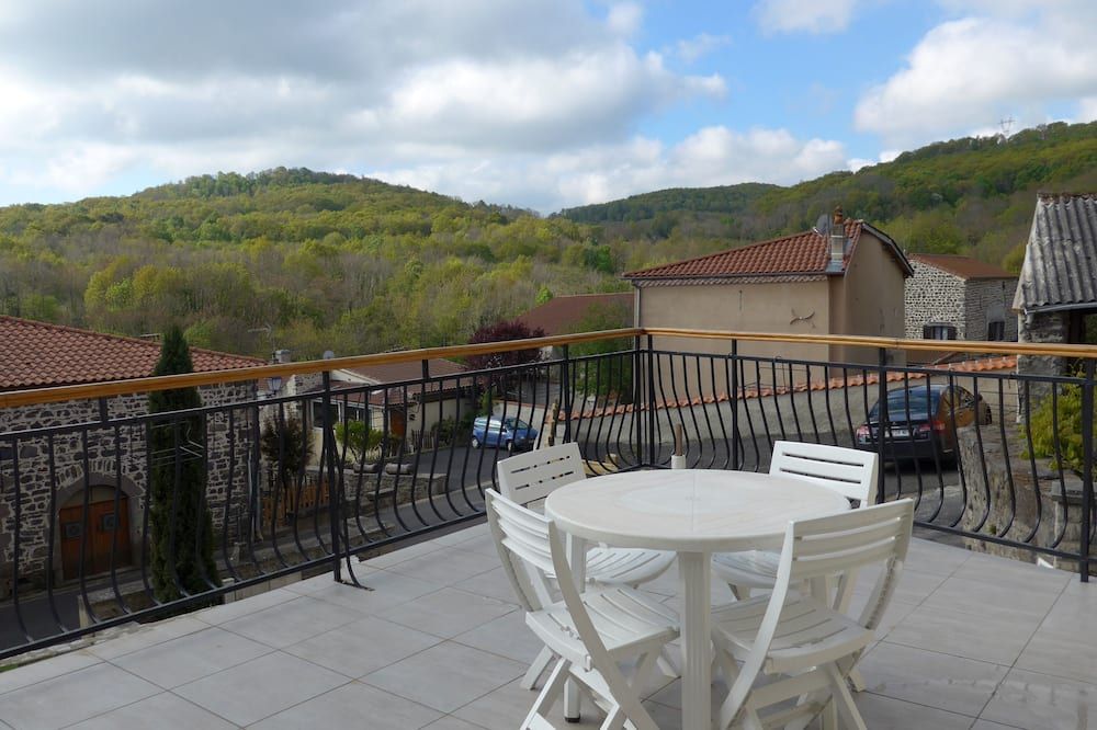 Rural Cottage In Auvergne - Saint-Floret - Balcony