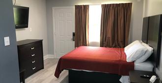 Bay Inn Hotel - Norfolk - Bedroom