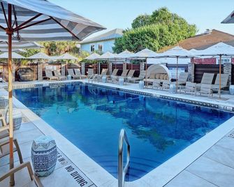 Fountain View Cottage, Beautiful Savannah Home - Savannah - Piscina