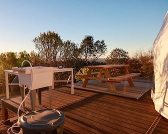 A Quiet Fireside Retreat in a Scenic Glamping Dome - Fallbrook - Balcony
