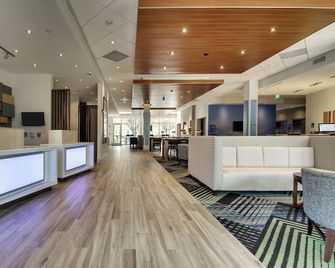 Holiday Inn Express & Suites Charleston Ne Mt Pleasant Us17 By IHG - Mount Pleasant (Carolina del Sur) - Lobby
