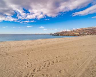 Nice Apartment In Almeria With Wifi - Almería - Plaża