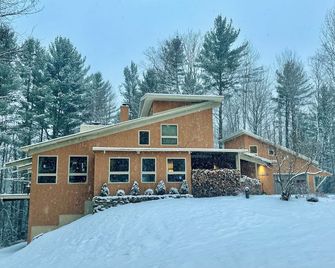 The Terraces: Mountain retreat, two bedrooms, two baths - Waterbury - Gebäude