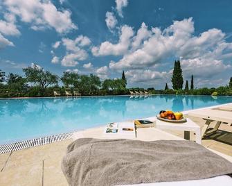 Agriturismo Tenuta Quarrata, Santo Pietro Belvedere - Capannoli - Piscina