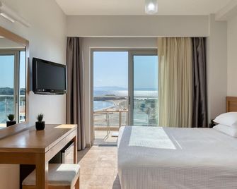 Hotel Almira - Arkoudi - Schlafzimmer