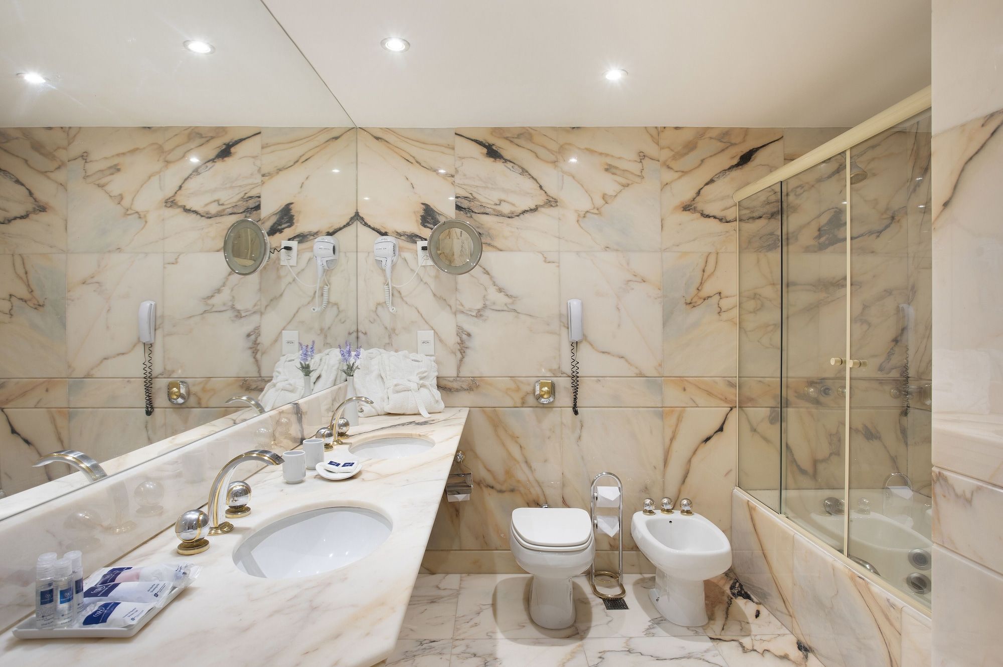 Windsor Plaza Copacabana - Rio de Janeiro - Bathroom