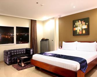 Queens Hotel Angeles City - Angeles City - Chambre