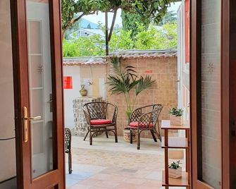 B&B Cappotto civico 48 - Pompeji - Patio