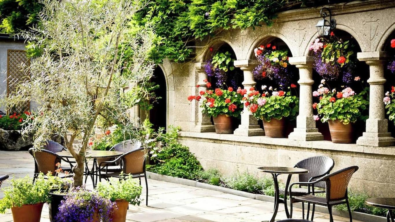 Lewtrenchard Manor