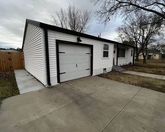 The Modern Farmhouse - Cheney - Edificio