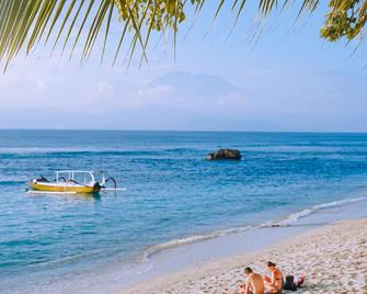 Hai Tide Beach Resort - Nusa Penida - Beach